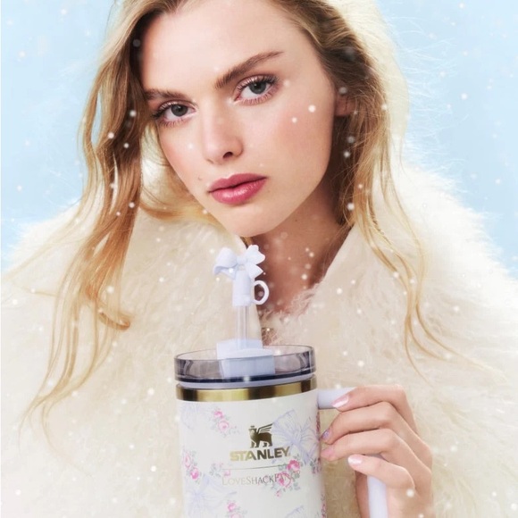 THE STANLEY X LOVESHACKFANCY HOLIDAY QUENCHER | 40 OZ | FlowState Tumbler - Picture 5 of 13